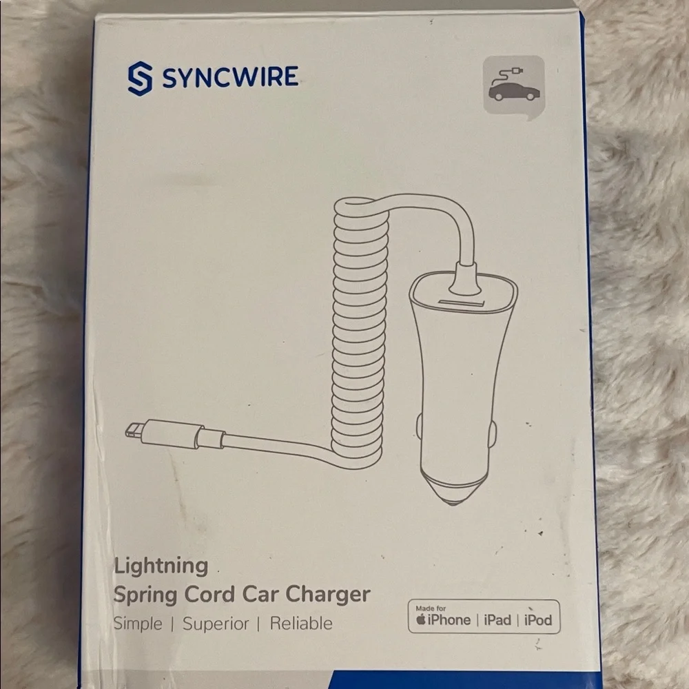 Syncwire Black Lightning Car Charger New In Box iPhone iPad Compatible